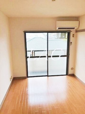 【居間・リビング】 | スカイコーポ石塚 | 洋室のお部屋です。