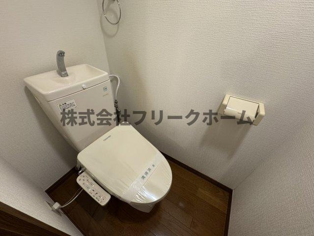 世田谷区代田２丁目の賃貸マンションのトイレ