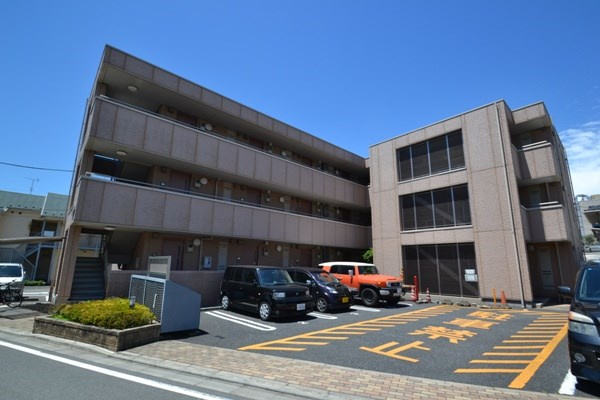 【駐車場】 | ファミールメゾン