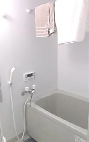 ハウスカーマインの浴室