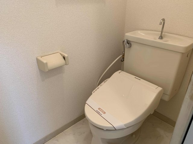 ウエストヒル湘南台のトイレ|温水洗浄便座