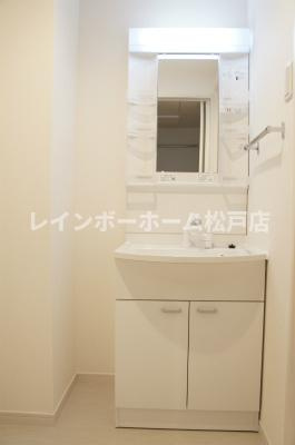 仲介手数料（賃料の1.10ヵ月）の50％OFF対象物件！の洗面所|脱衣スペースもあります
