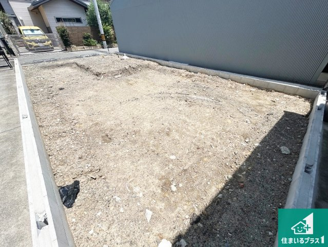 堺市堺区六条通　新築一戸建ての外観|周辺は落ち着いた街並みの住宅地！子育てがしやすい住環境です！まだ未完成ですが、現地でしかわからない事もございます。是非一度ご覧ください。