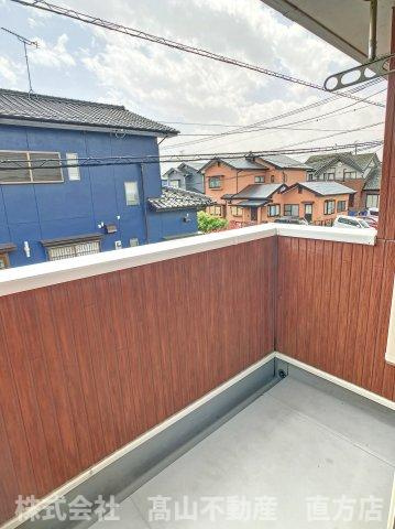 直方市大字感田のアパートのバルコニー