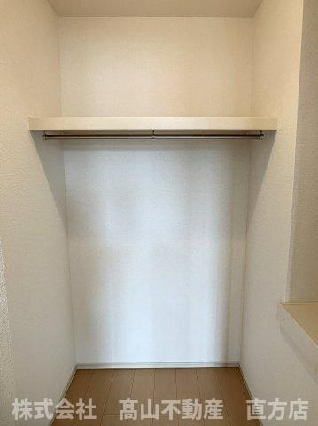 直方市大字感田のアパートの収納