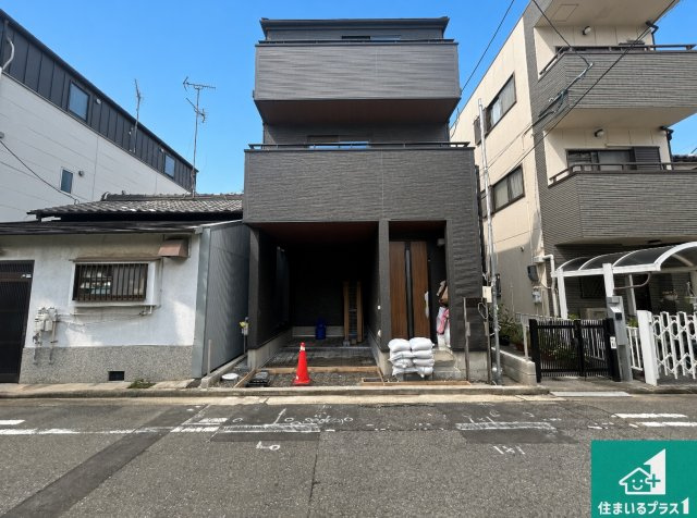 堺市堺区六条通　新築一戸建ての外観|現在の進捗状況です！順調に作業進行中、完成が待ち遠しいです！詳細の間取り等、お気軽にお問い合わせください！