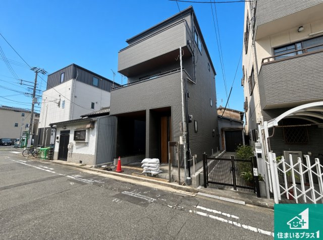 堺市堺区六条通　新築一戸建ての前面道路含む現地写真|周辺は落ち着いた街並みの住宅地！子育てがしやすい住環境です！まだ未完成ですが、現地でしかわからない事もございます。是非一度ご覧ください。