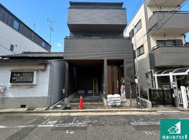 堺市堺区六条通　新築一戸建ての外観|現在の進捗状況です！順調に作業進行中、完成が待ち遠しいです！詳細の間取り等、お気軽にお問い合わせください！
