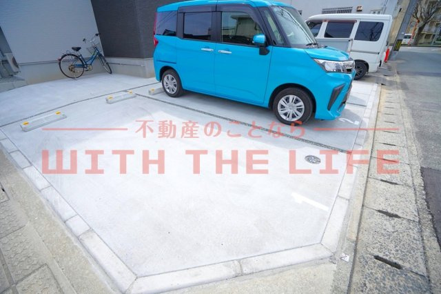 ADC小郡ARIANA（アリアナ）【キャッシュバック対象物件】の駐車場|同施工会社の類似物件の写真です。
※同シリーズ別物件の写真　※現状優先

