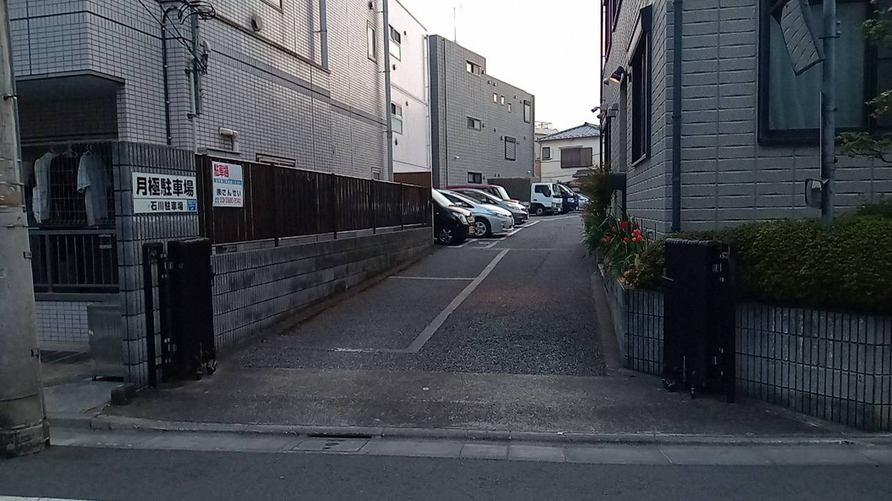 石川駐車場の外観