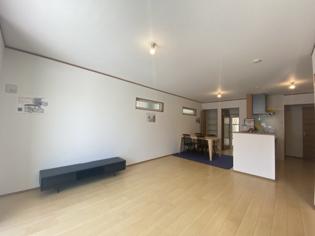 糸満市西崎（全2棟）1号棟の居間・リビング|※同仕様写真です　