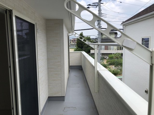 春日市天神山七丁目の中古住宅のバルコニー
