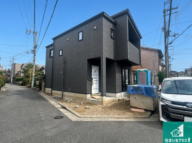 堺市東区日置荘西町　第2期　新築一戸建ての前面道路含む現地写真|周辺は閑静な住宅街です。前面道路もしっかりと有りますので車の出し入れも安心ですよ！