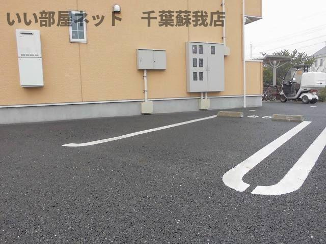 エクセランＡの駐車場|駐車場があるので、車を買う予定の方も安心です