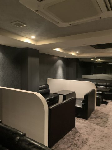 羽根田ビルのロビー