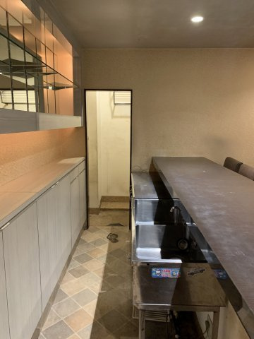 ライオンビル三宮館の内装