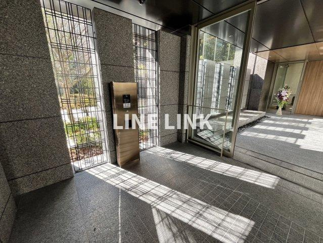 ローレルタワー堺筋本町のエントランス