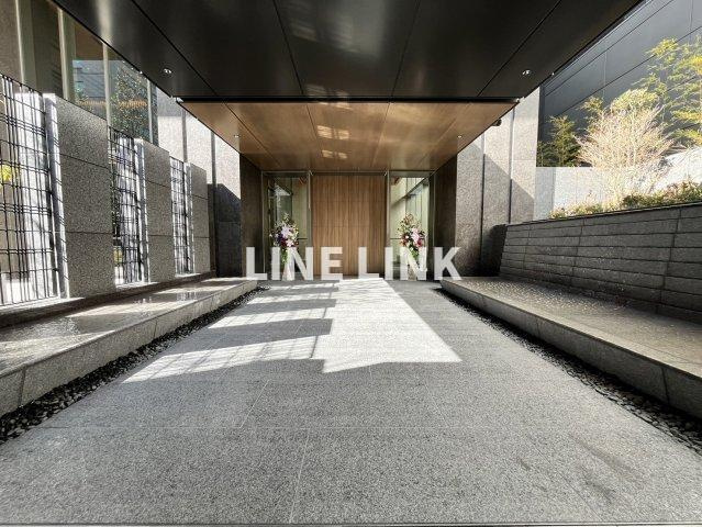 ローレルタワー堺筋本町のエントランス
