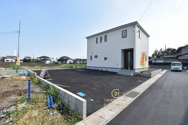 Cradlegarden　 ひたちなか市津田　第3　4の駐車場|駐車場は十分なスペース。ご家族それぞれが車をご所有の場合や、来客の際も安心です。
内覧可能です。ご予約はHPから、またお電話でもお気軽にどうぞ。