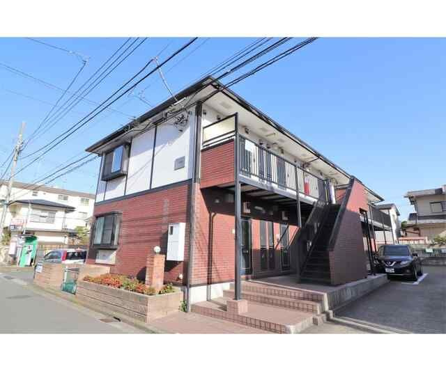 横浜市金沢区柳町のアパートの外観