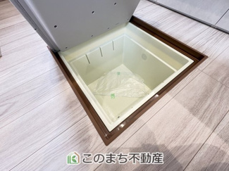 【収納】 | ワイウッドコート佐野市栃本町　第1期　 | あると便利な床下収納付き☆
