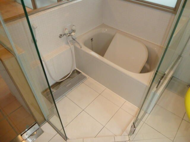 ＣＡＳＡ　ＲＡＦＦＩＮＡＴＡの浴室