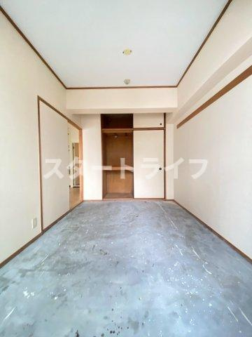 大阪市淀川区木川西１丁目の賃貸マンションの収納