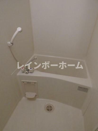 アクシーズグランデ高鼻町の浴室