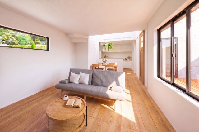 宮之阪5丁目2階建て【mirea-ミレア】のその他|全体的なトーンを合わせた清々しいナチュラルコーデ。日当たり・風通しも良好　※写真はイメージです