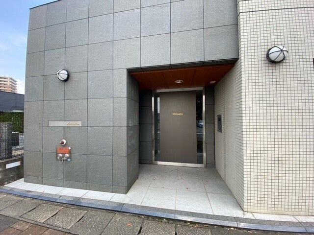 ａｄｏｒａｔｉｏｎのエントランス