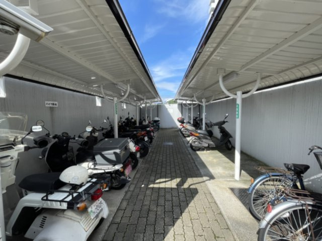 サーパス三津弐番館のその他|平坦な地形なので、そごうマートや三津駅まで自転車なら数分。
