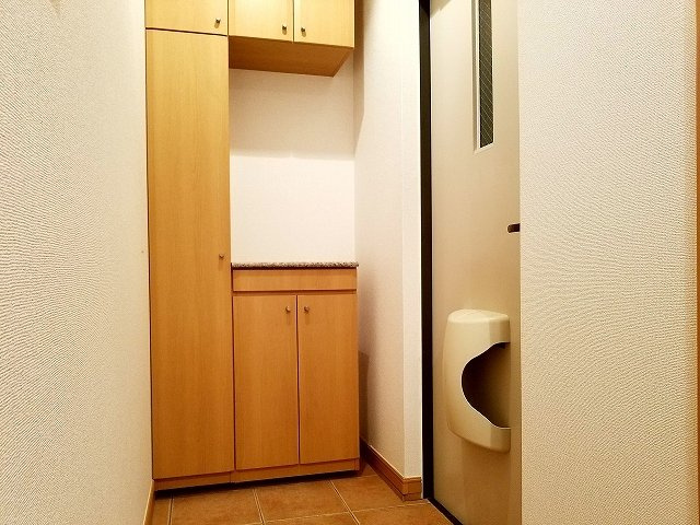 アンフルールⅡ番館の玄関