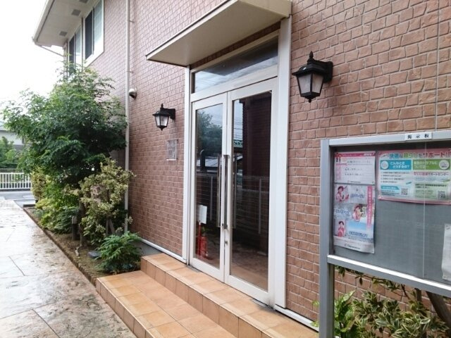 アンフルールⅡ番館のエントランス