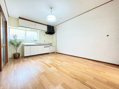 【居間・リビング】 | 豊中市曽根南町2丁目貸家