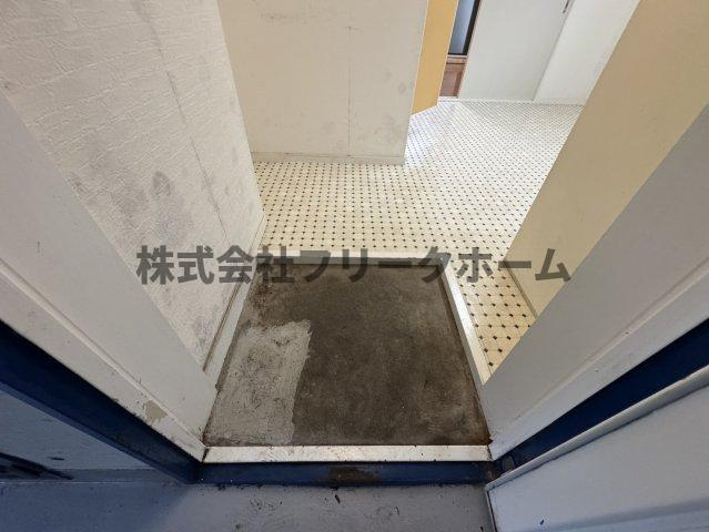 小金井市中町２丁目の賃貸マンションの玄関