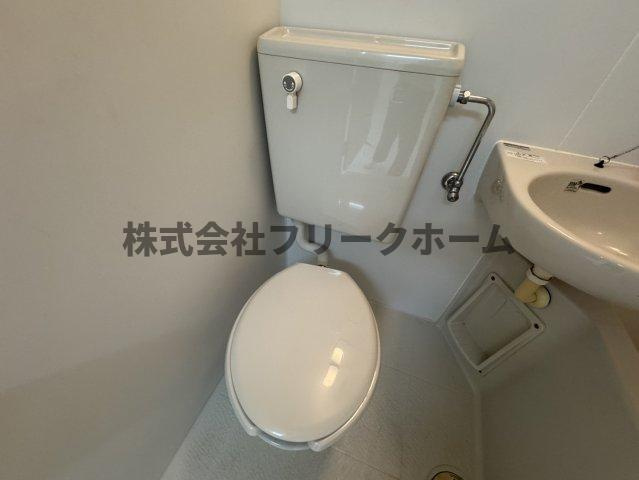 小金井市中町２丁目の賃貸マンションのトイレ