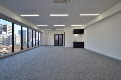 【ロビー】 | KAMINOURA　SAMURAI　BLD． | 別部屋の写真となっております。