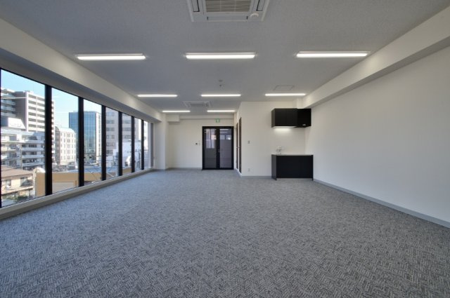 【ロビー】 | KAMINOURA　SAMURAI　BLD． | 別部屋の写真となっております。
