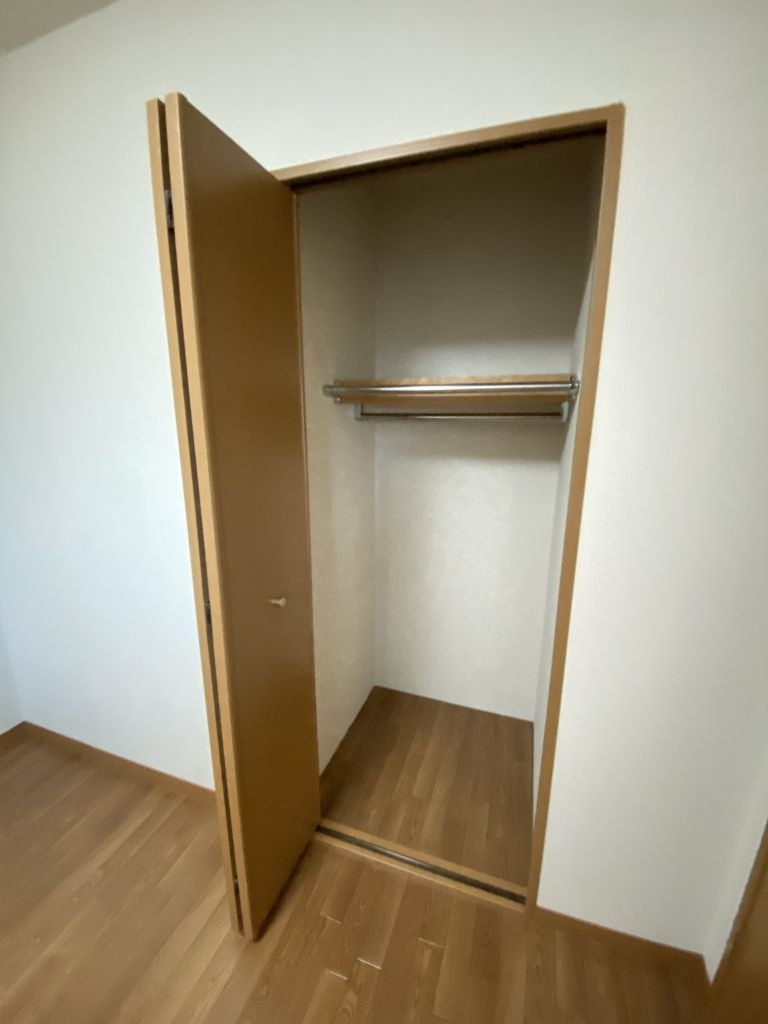 ロワイヤル東今宿の収納