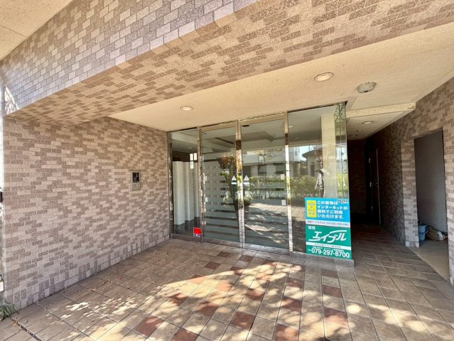 宮西パレス・壱番館のエントランス