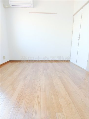 ハイツレイメイの居間・リビング