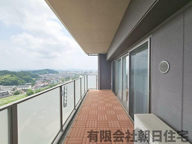 【バルコニー】 | エクセレンシア学園東 | 落ち着いた時間を過ごせるバルコニーです