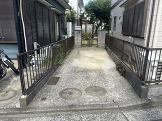 【駐車場】 | 再生住宅　横浜市泉区中田西４丁目 | カースペースの土間