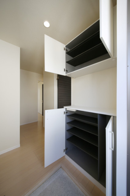 フォレスト小山台の玄関