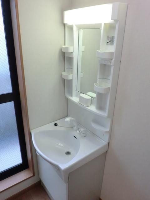 足立区西新井７丁目の賃貸マンションの独立洗面台