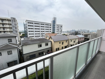 【バルコニー】 | 日商岩井香櫨園マンション２号棟 | バルコニーからの眺めを楽しみながら食事をしませんか