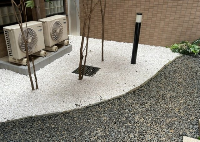 【庭】 | バームステージ町田中町 | 物件によっては、入居者が個人的に使用できる専用庭がついているものもあります。また、住宅の中にある土間の部分を庭と呼ぶこともあります。庭の用途は住む人によって変わり、それによってデザインもさまざまです。