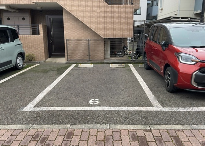 【駐輪場】 | バームステージ町田中町 | マンションの駐輪場は、事前に空きがあるか確認を取ると安心です。せっかく入居したのに駐輪スペースがない！なんてことになったら大変ですよね。そこで、内見時や購入前にはまず事前に確認しておくと良いでしょう。