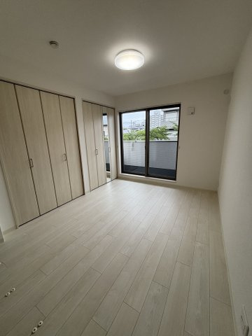 フォレストクリエオーレ城垣町弐番館の洋室