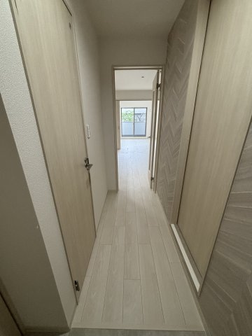 フォレストクリエオーレ城垣町弐番館の玄関